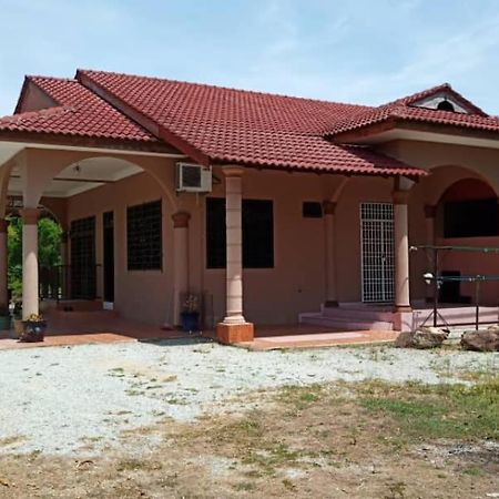 Homestay Zahra Sri Bayu Cherang Ruku Kültér fotó
