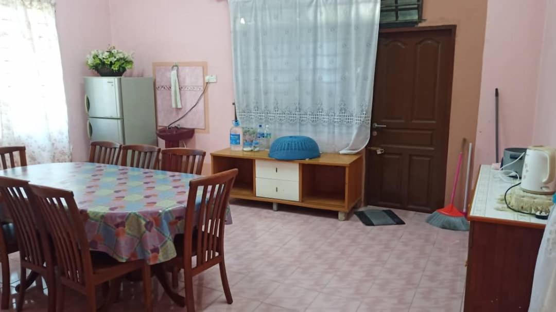 Homestay Zahra Sri Bayu Cherang Ruku Kültér fotó